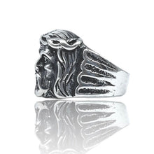 Cargar imagen en el visor de la galería, Anillo del rostro de Jesús en Plata ley 925.
